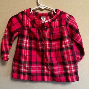 Carter’s size 12 month shirt EUC